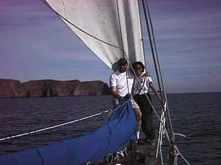 D05-02-RayAndAshikin.jpg (69632 bytes)