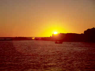 R3-06-STomasSunset1.jpg (90472 bytes)