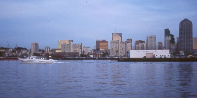 R3-21-SanDiegoDowntown.jpg (32230 bytes)
