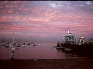 R4-15-AvalonHarborAtDusk.jpg (114696 bytes)