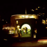 R4-30-TheLandingAtNight.jpg (43896 bytes)